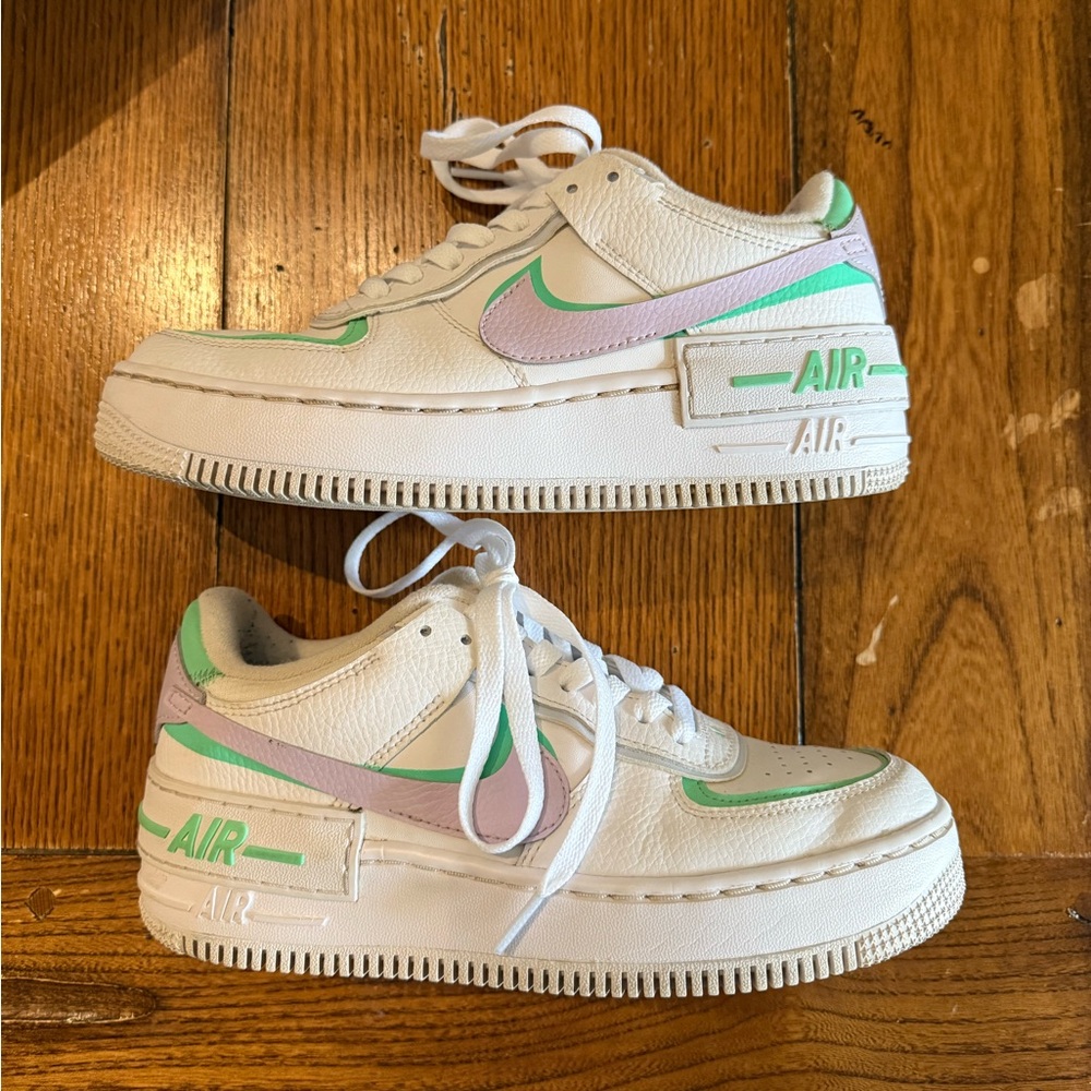 Nike Air Force 1 07 Trainers in white, purple&green
(Re-laced and cleaned)